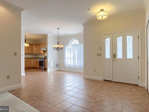 5th image of 160 Leonard Ln