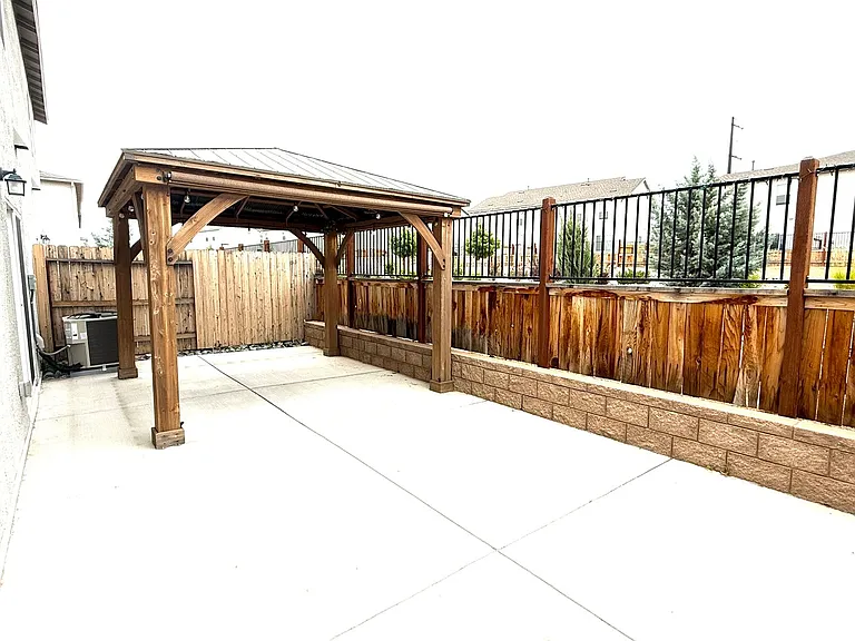 8768 Scenic Sky Dr — Photo 12