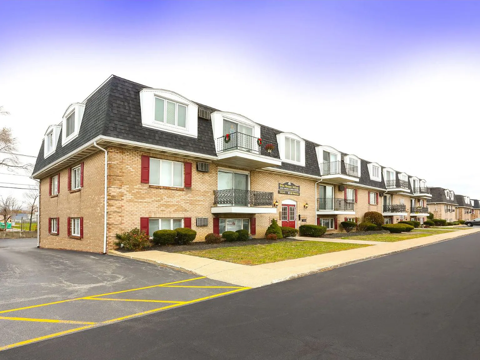 Olde Towne Village Apartments — Photo 1