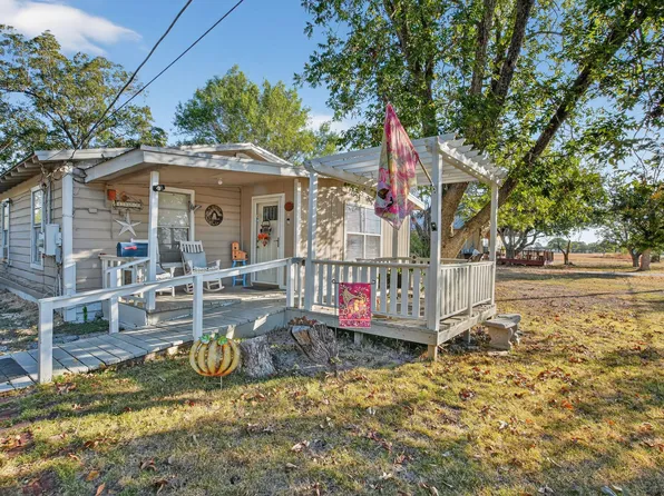 1309 Blackjack St, Lockhart, TX 78644