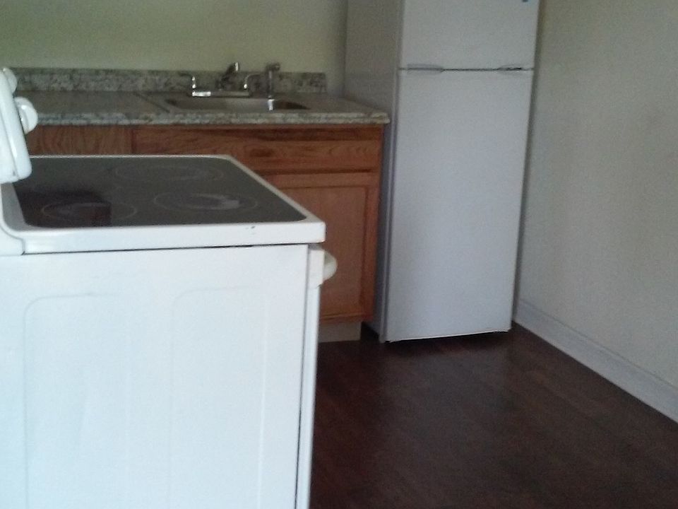 1st image of 460 Pecan St