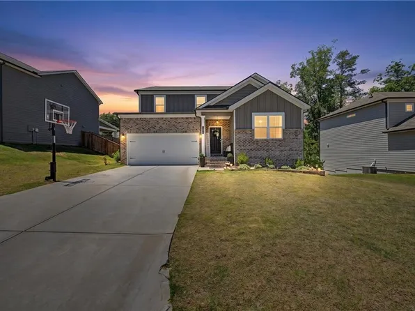 215 Summit Pointe Dr, Dallas, GA 30132