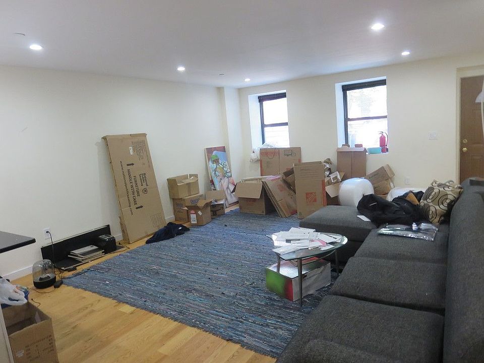 1st image of 276 Quincy St #1
