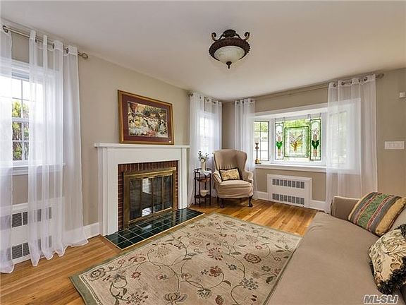 2nd image of 52 Clifford St