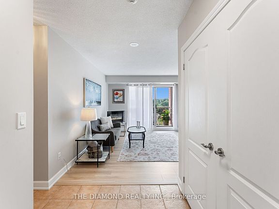 5th image of 2088 Lawrence Ave W #907