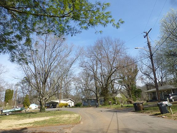 4th image of 2215 Sylvania Ave