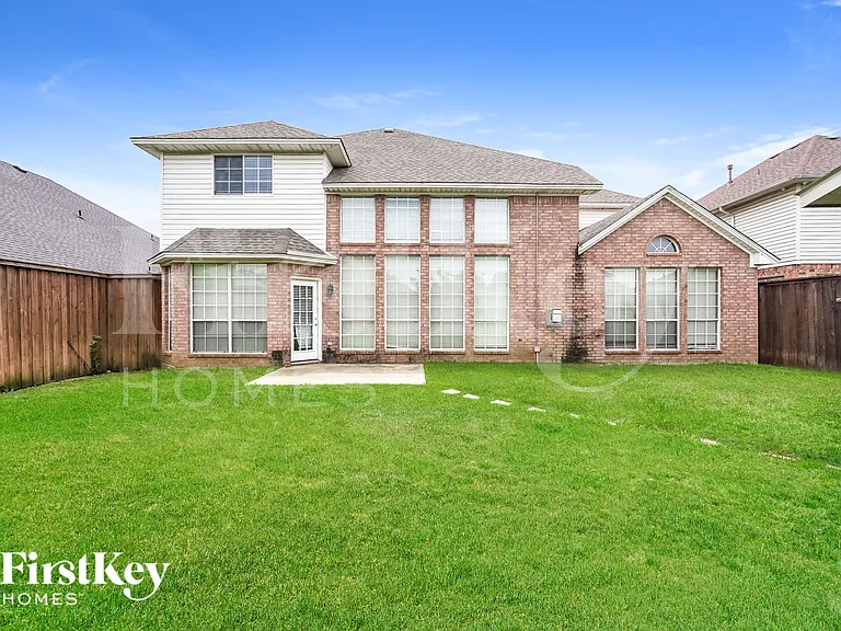 1321 Lyra Ln — Photo 15