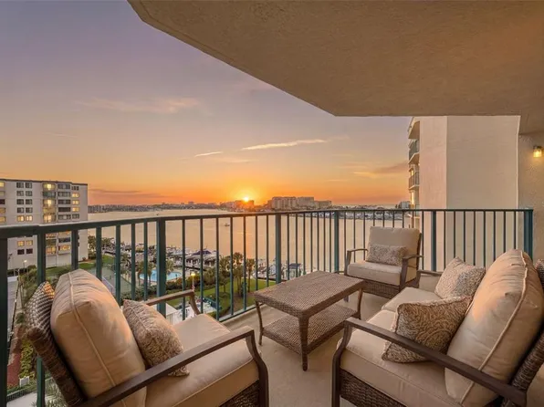 670 Island Way APT 807, Clearwater, FL 33767