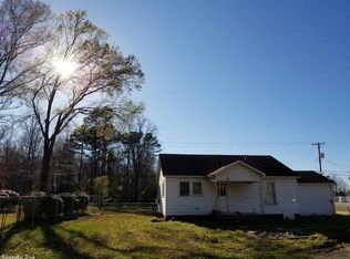 720 Fairview Rd, Crossett, AR 71635