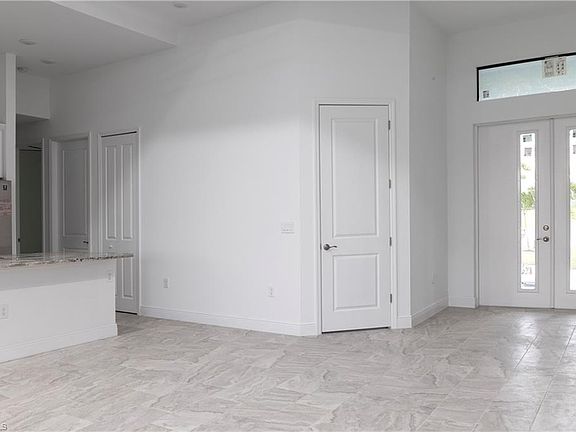 5th image of 435 NE 8th Ter