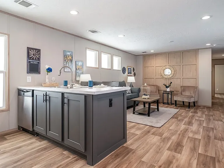 213 Sulgrave Ave — Photo 5