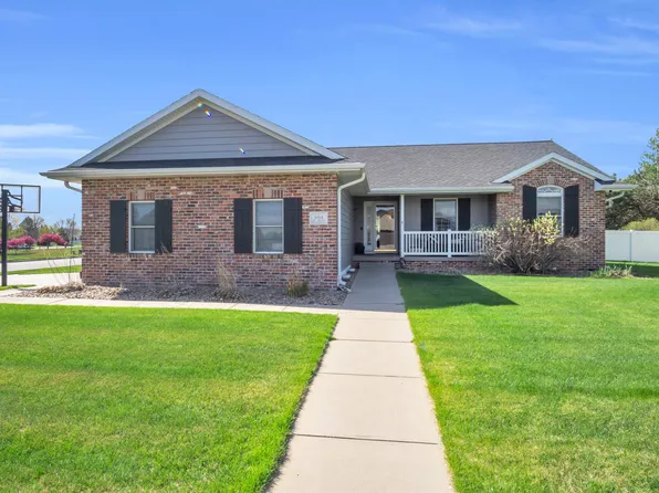 604 W 46th St, Kearney, NE 68845