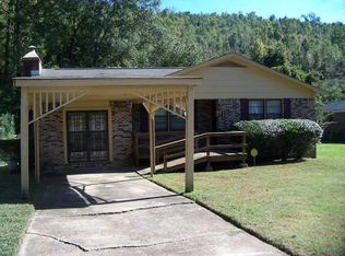 1121 Brookside Dr, Gadsden, AL 35901
