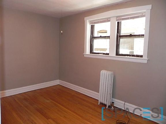 5th image of 2543 W Eastwood Ave #1