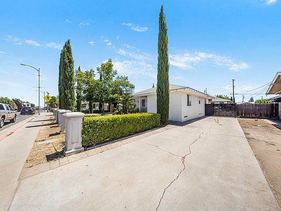 3rd image of 1224 E El Monte Way