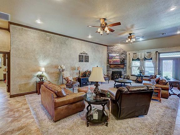 3rd image of 3712 NE Eastlake Dr