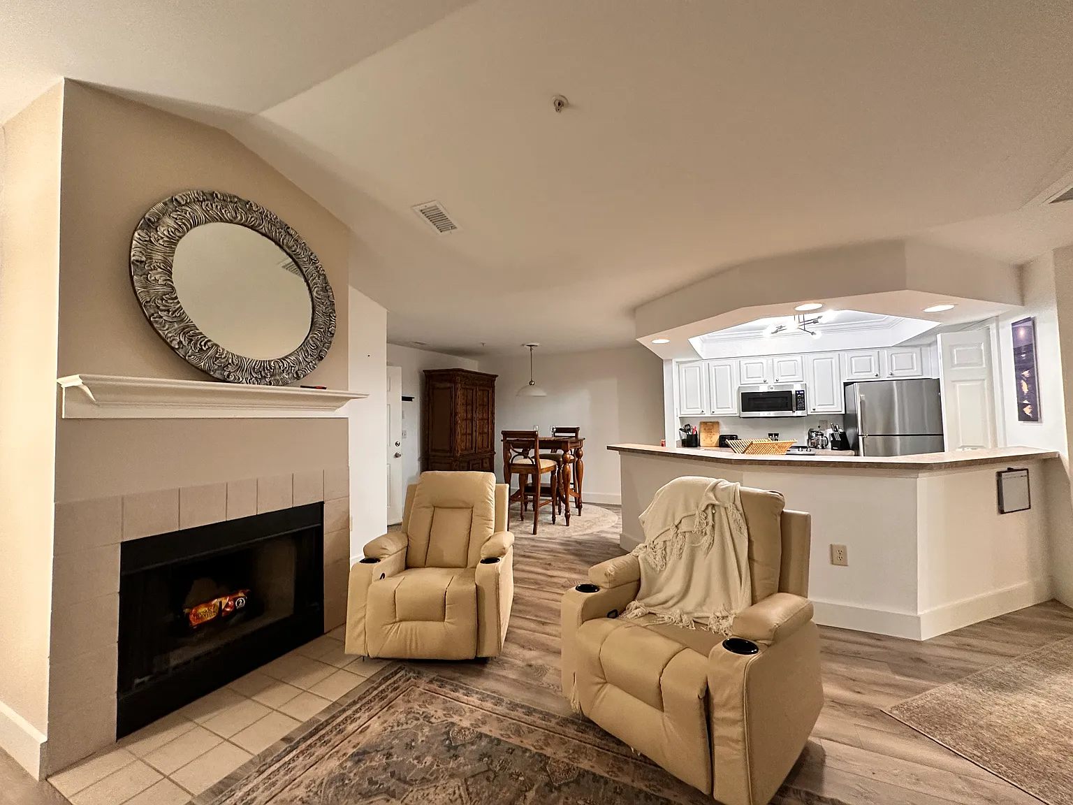 1 bed, 769 sqft, $2,000 — Photo 3