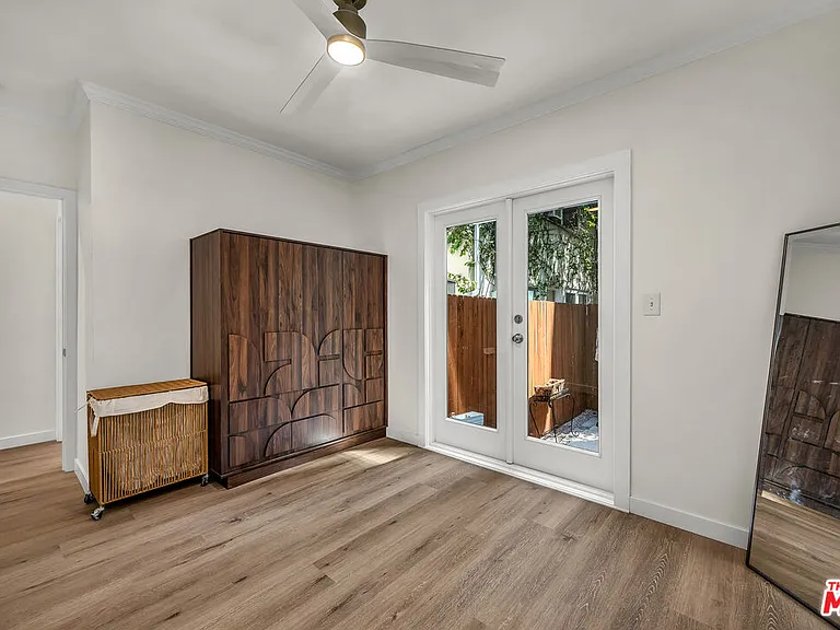 738 Westmount Dr — Photo 15