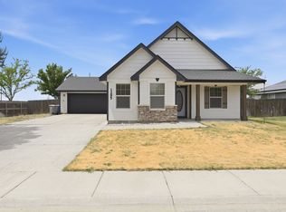 1295 N Blossom Ave, Mountain Home, ID 83647