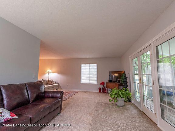 3rd image of 5430 Sunrose Ave