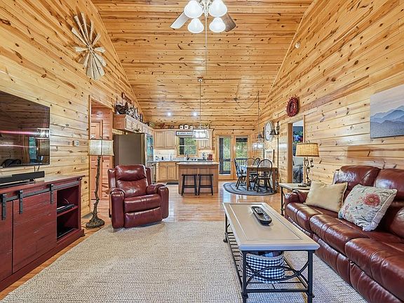 5th image of 460 Pasha Dr