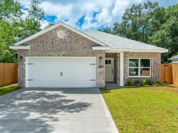 703A Brock Ave, Crestview, FL 32539