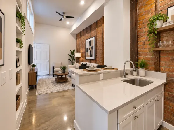585 Evergreen Avenue image 1 of 4