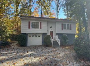 1305 Hibriten Dr SE, Lenoir, NC 28645