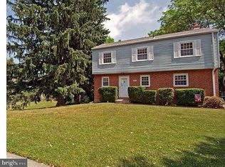 8446 Chippewa Rd, Philadelphia, PA 19128