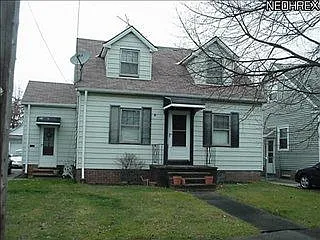 18911 Arrowhead Ave photo 1