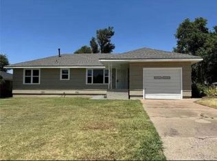 613 N Broadway, Hobart, OK 73651