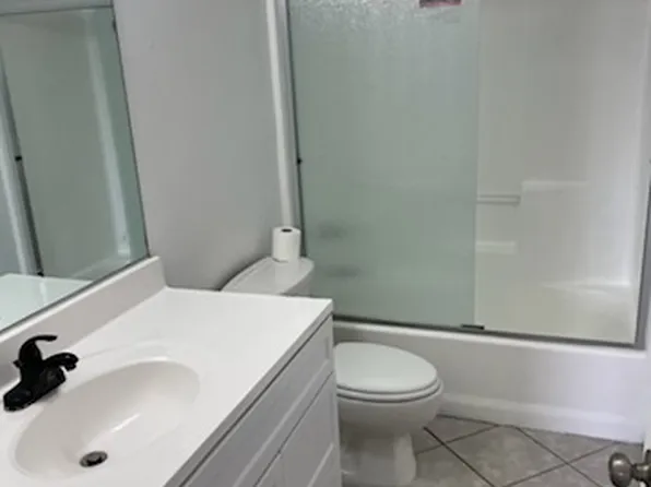 715 Crane St, Bakersfield, CA 93306