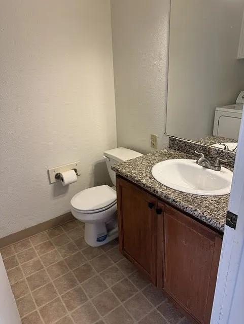 4 bed, 1.5 bath, 1432 sqft, $2,500 — Photo 3