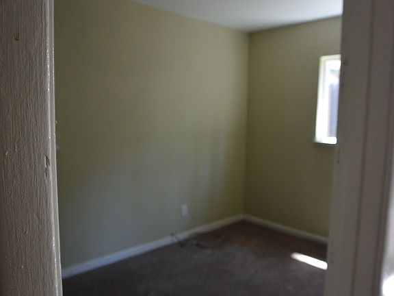 4th image of 2498 Alma Ave #1
