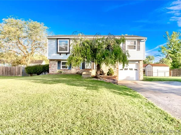 719 Flatwoods Drive, Clarksville, IN 47129