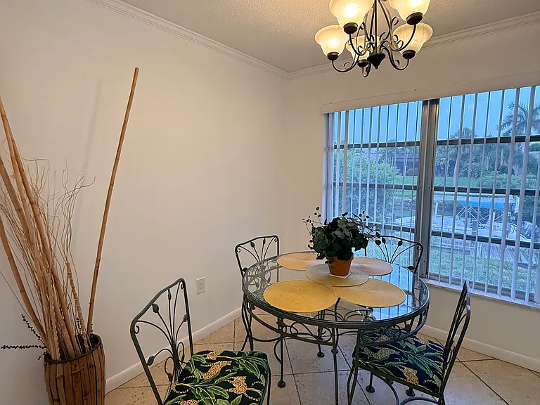 424 Bellini Cir — Photo 16
