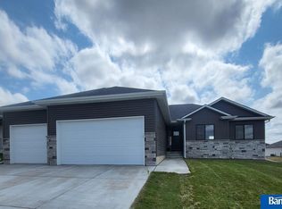 7701 Vera Dr, Lincoln, NE 68516