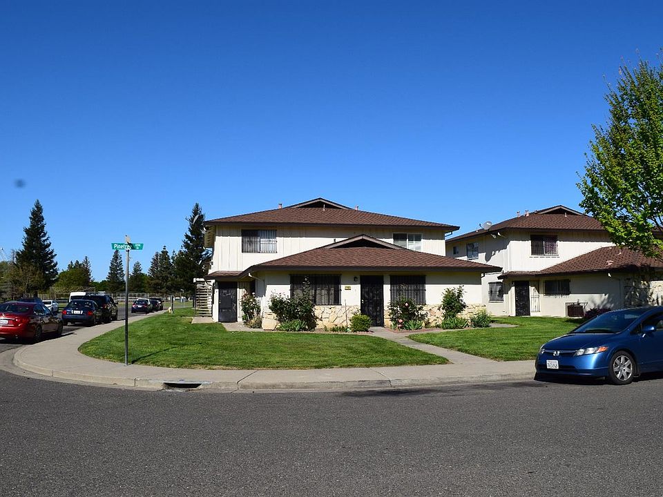 1st image of 1203 Pinetree Dr Unit 1