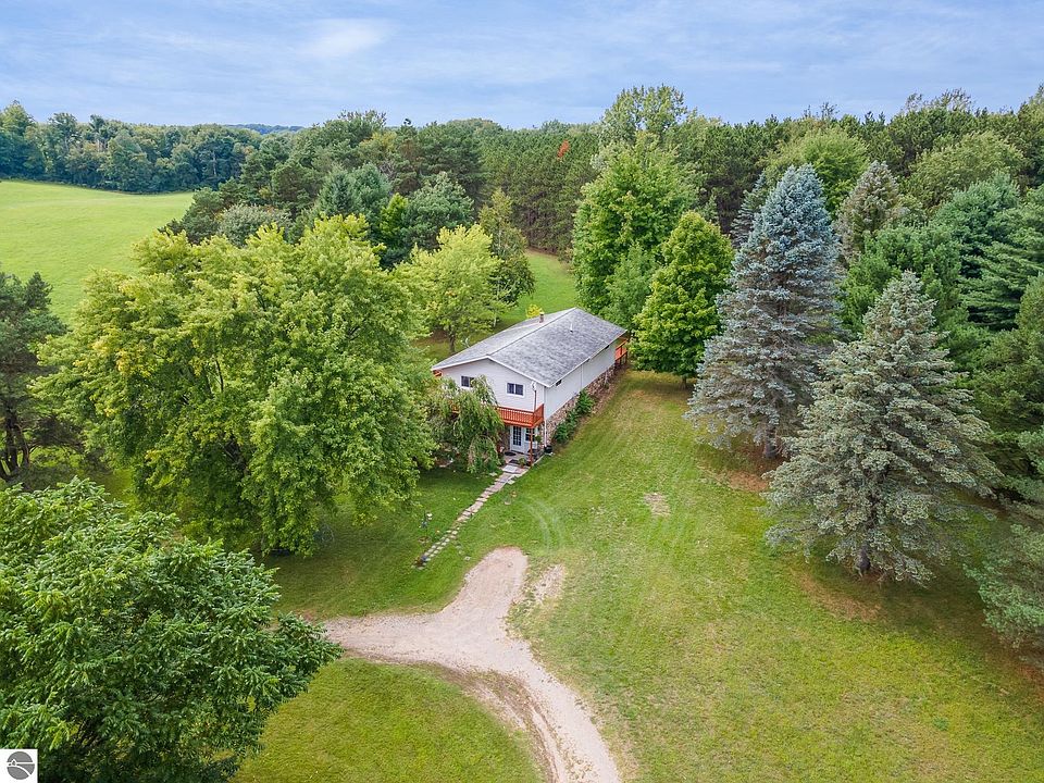 5690 S Gilmore Rd, Mount Pleasant, MI 48858 Zillow