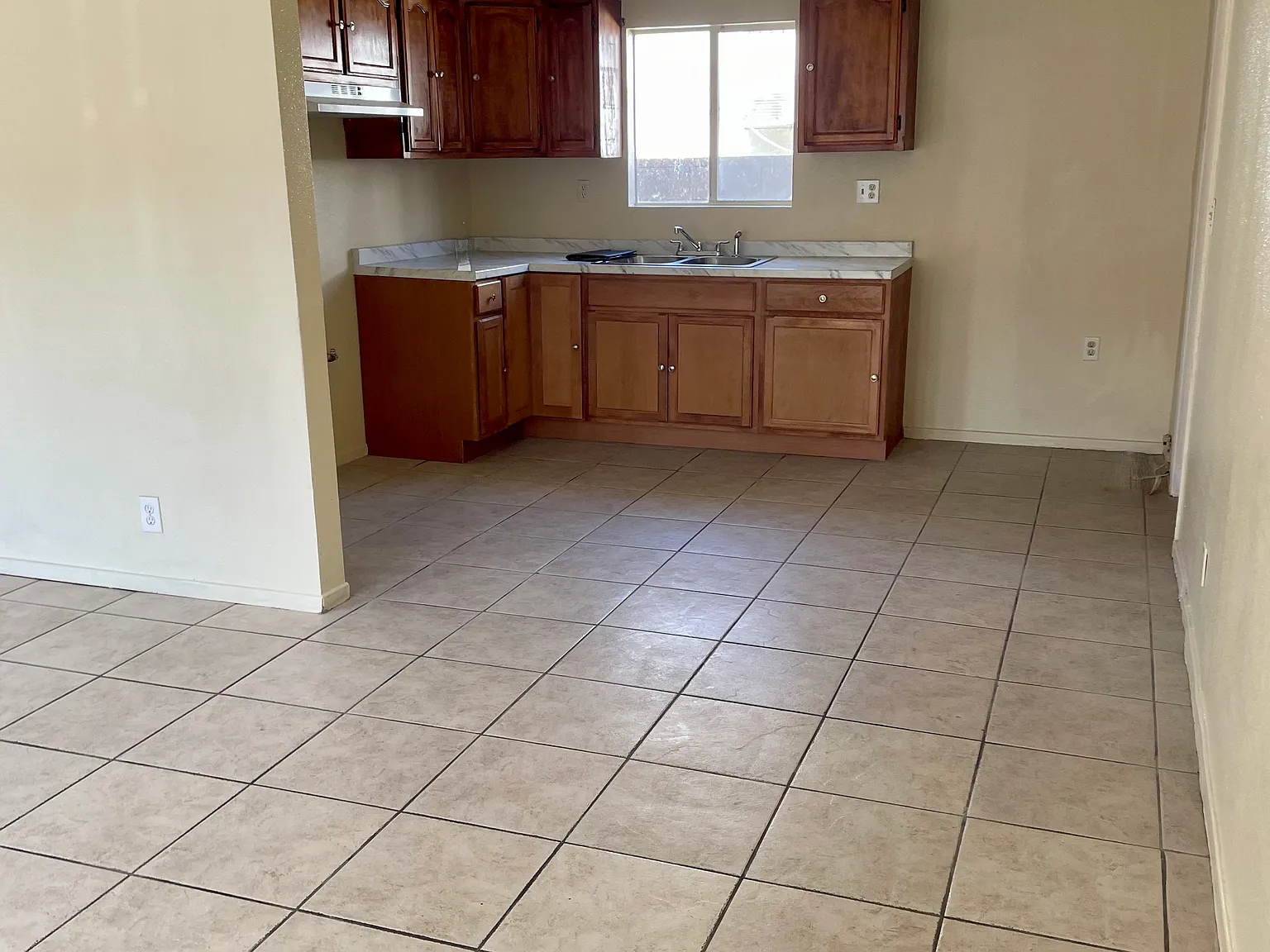 2 bed, 800 sqft, $2,195 — Photo 2