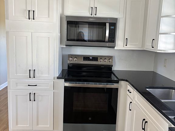 2nd image of 2209 S Robeson Ave