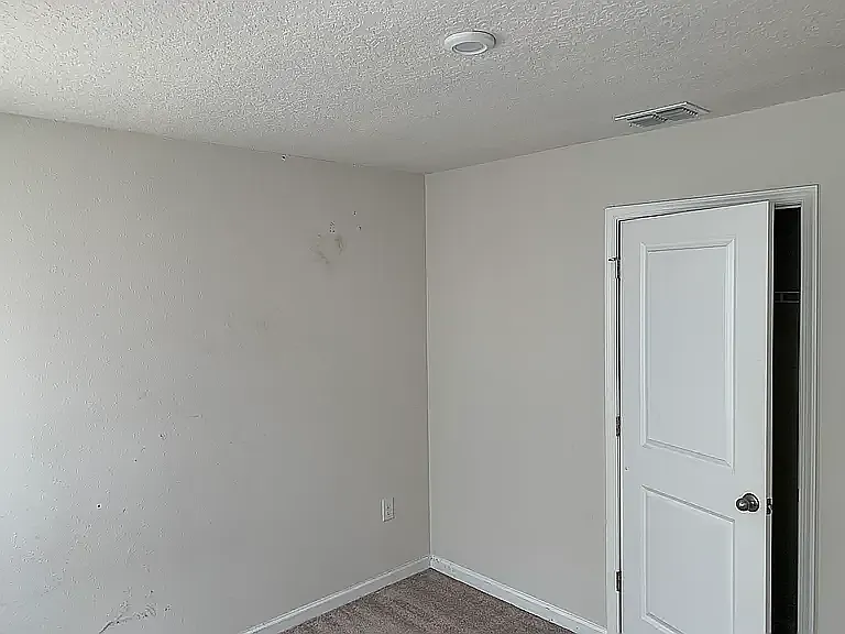 3 bed, 1444 sqft, $1,800 — Photo 3