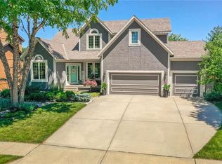 9228 W 143rd Ter, Overland Park, KS 66221