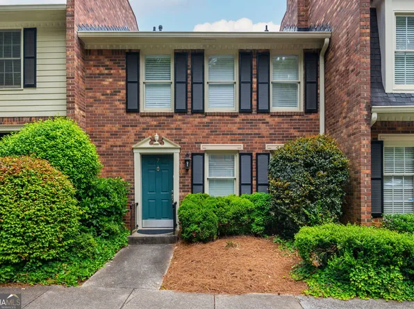 7 Queen Victoria Pl NE, Atlanta, GA 30342