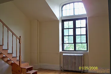 Rented by aptsandlofts.com