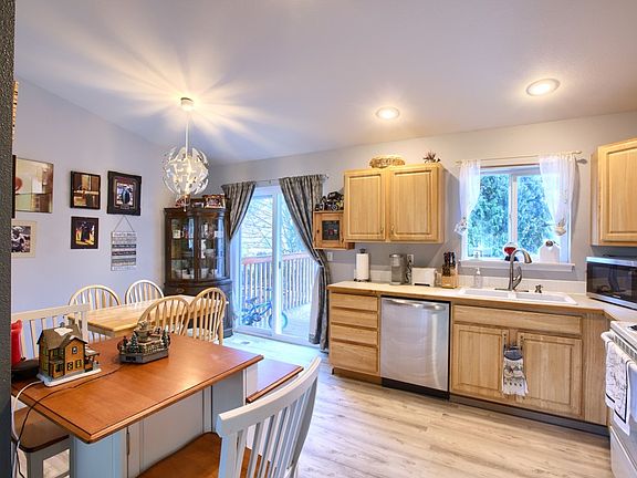 5th image of 11603 199th Avenue Ct E