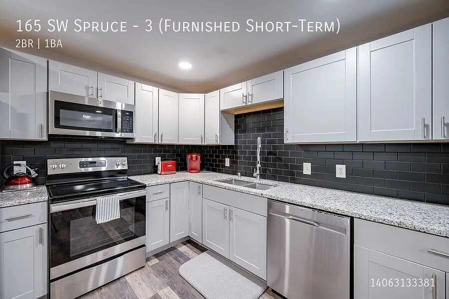 Fully Furnished Pullman Retreat | Flexible Short-Term Stays — Photo 3