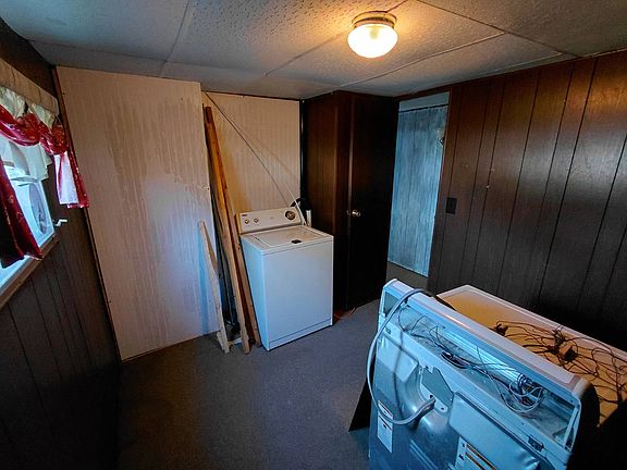 5th image of 602 Simpson St