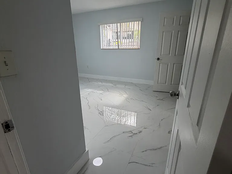 2565 W 56th St #110 — Photo 5