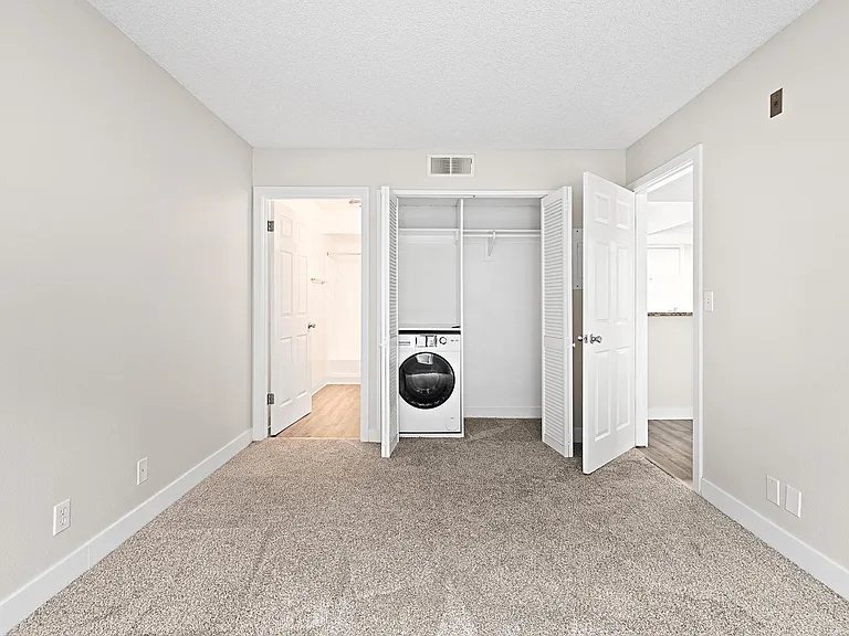 Woodland Trio Apartments — Photo 30